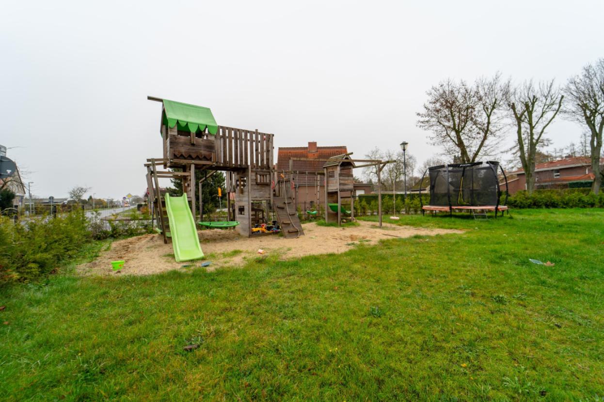 Außenansicht + Garten