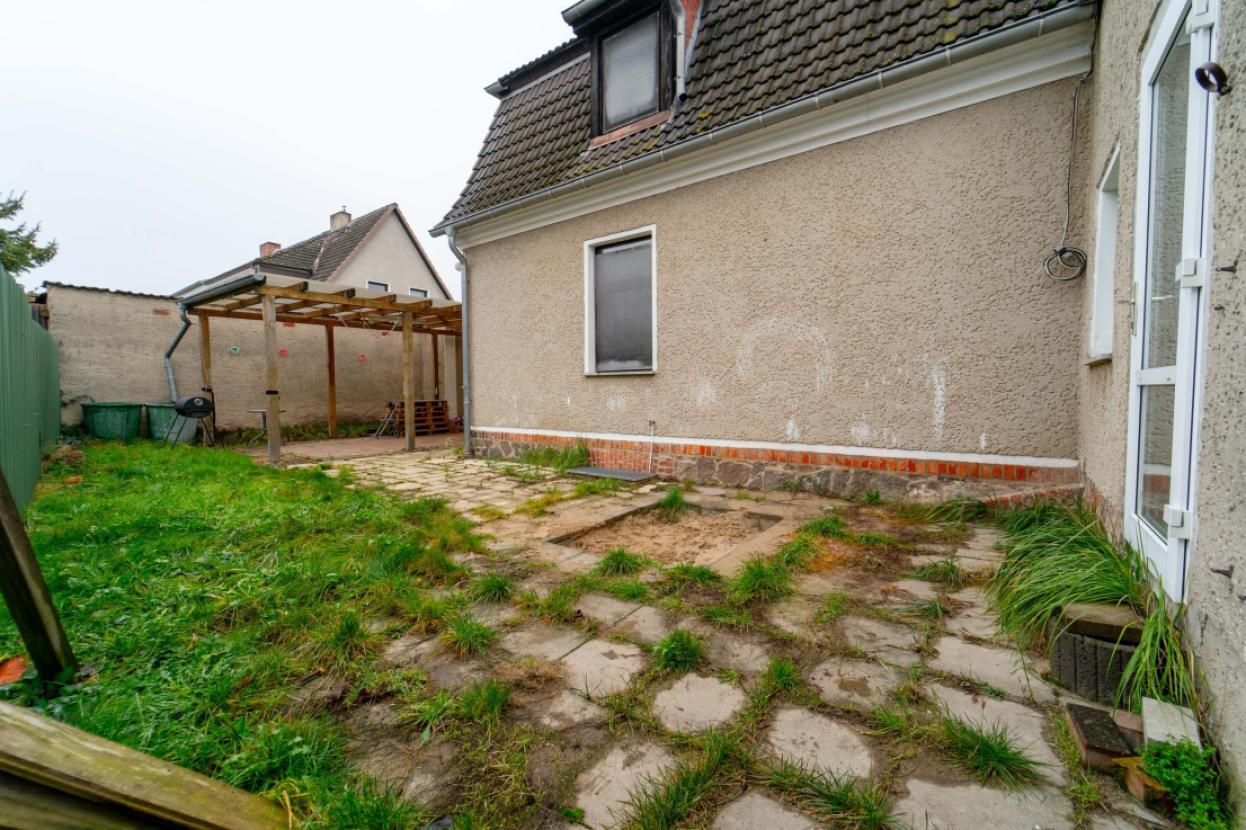Außenansicht + Garten