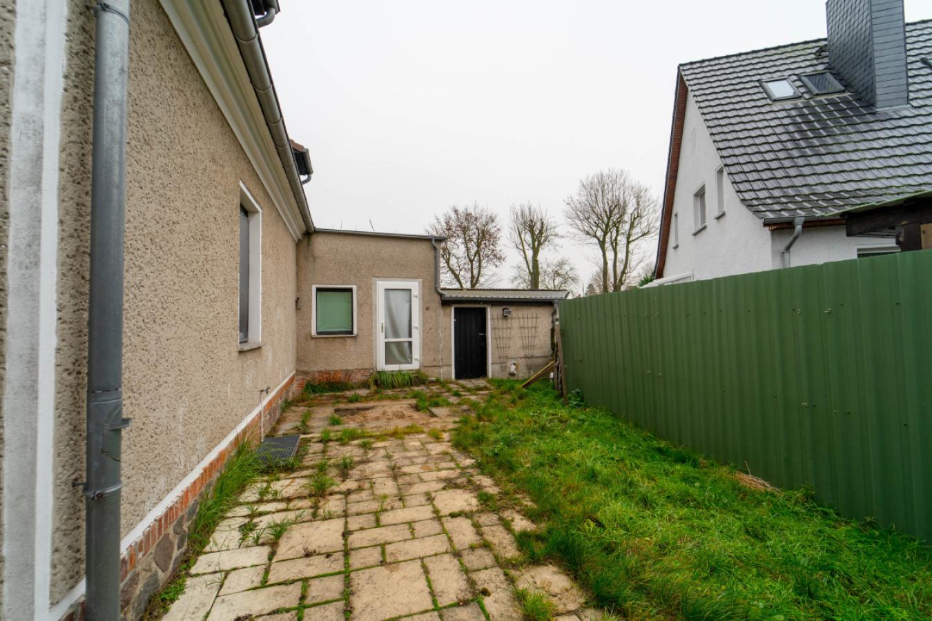 Außenansicht + Garten