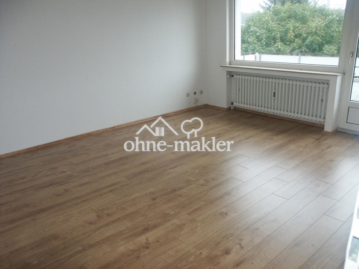 Wohnzimmer mit gr. Balkon 