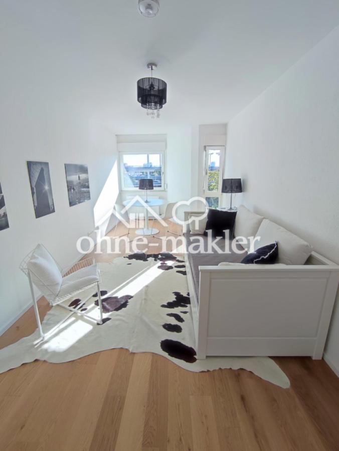 Helles Wohn- und Schlafzimmer