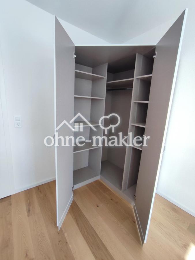 Geräumiger Schrank