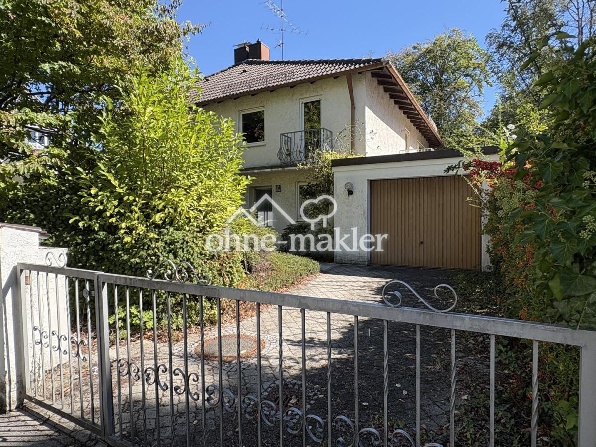 Haus, Stellplatz und Garage