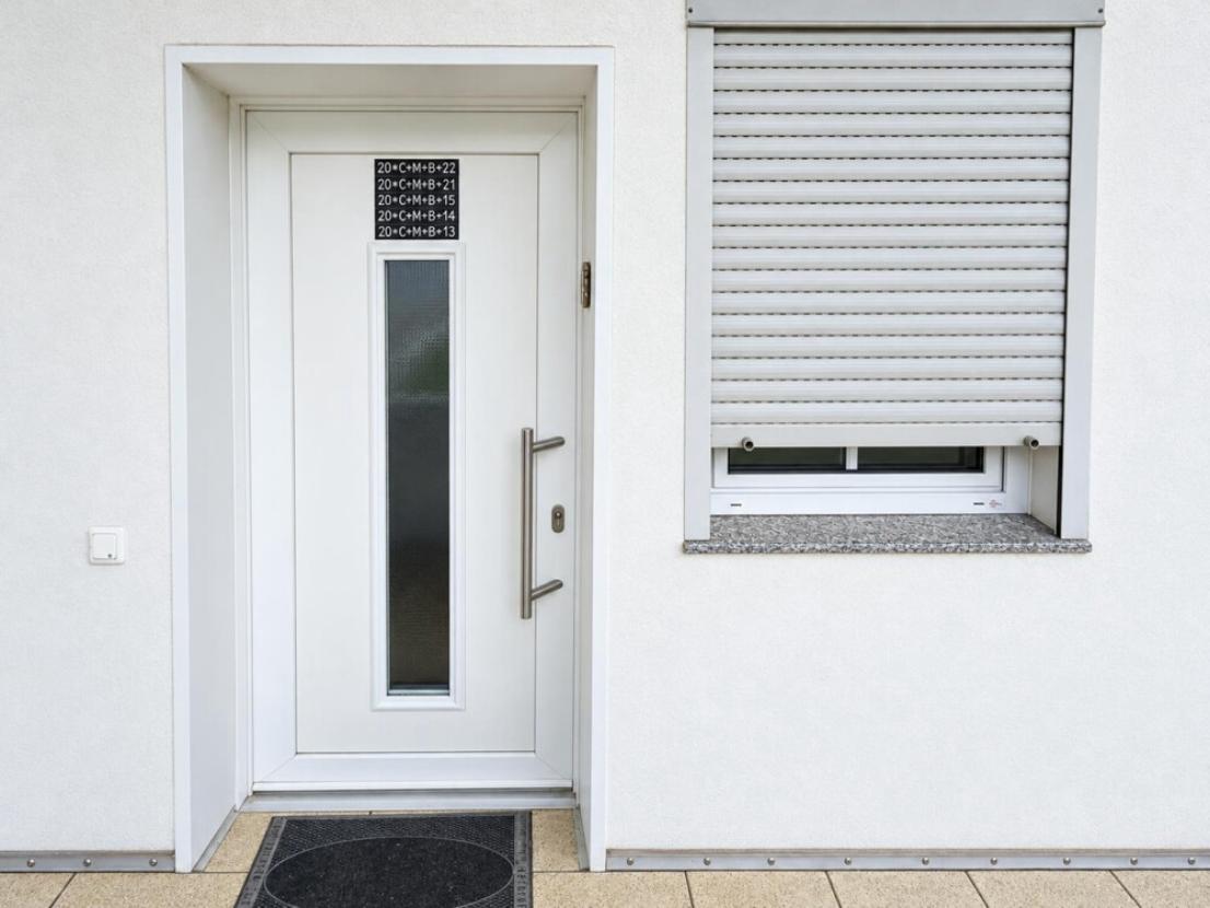 Wohnungstüre, Küchenfenster