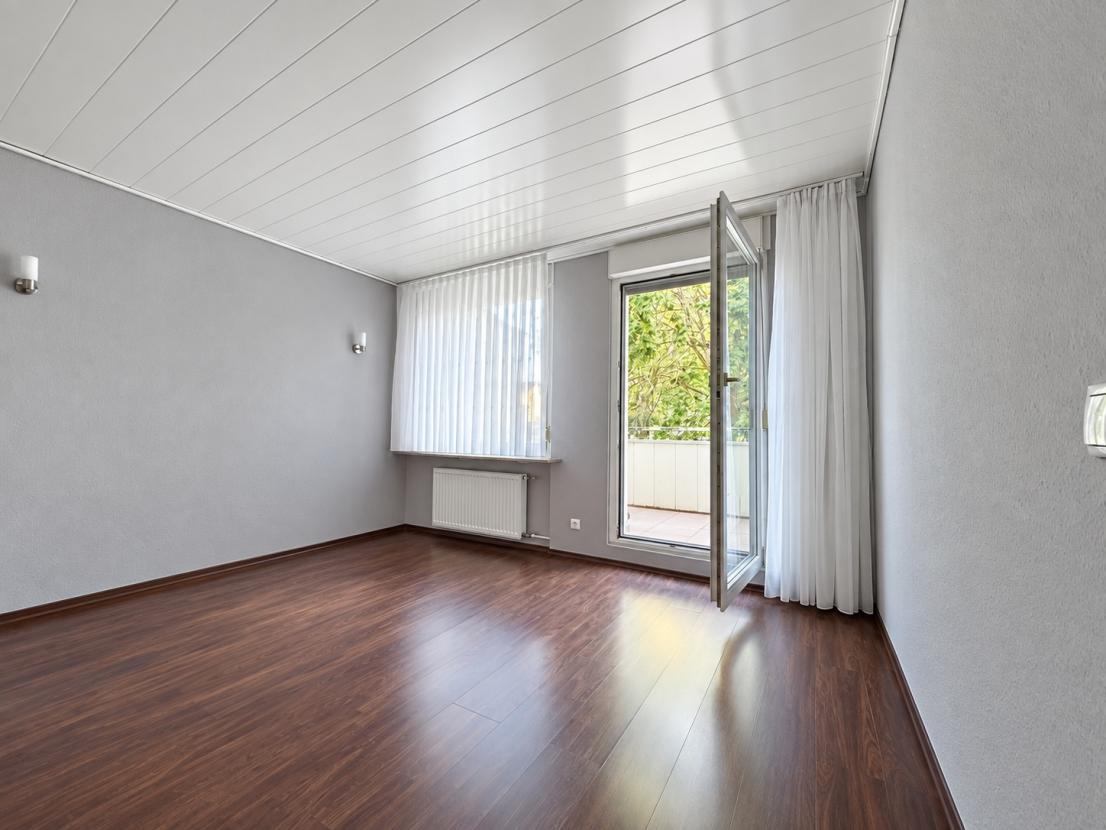 Schlafzimmer mit Balkon