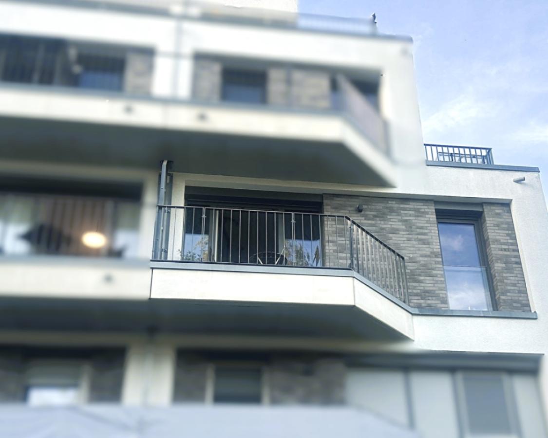 Außenansicht Balkon zur Rückseite