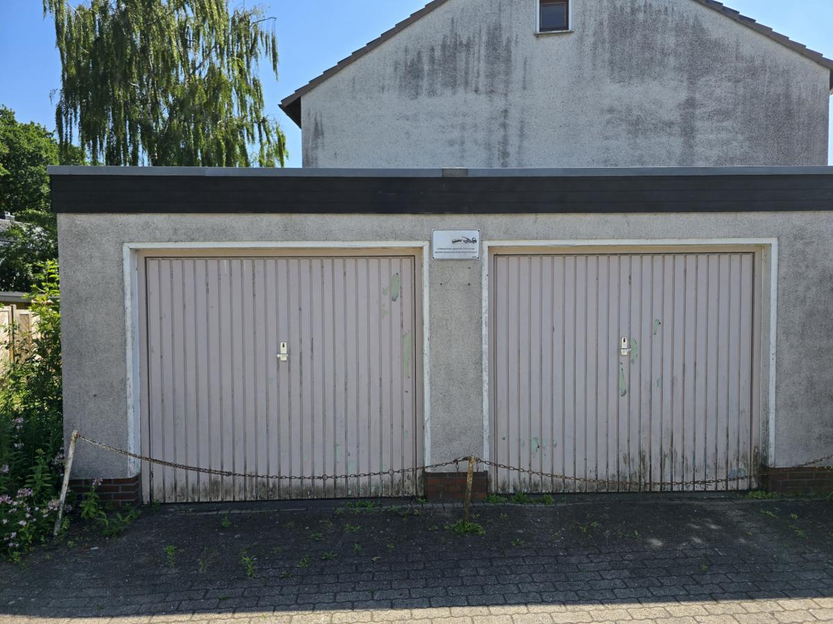 große Doppelgarage