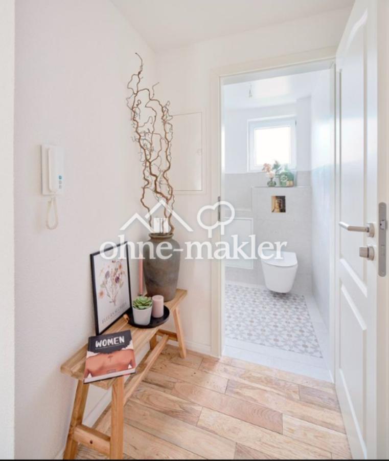 Flur und Gäste WC