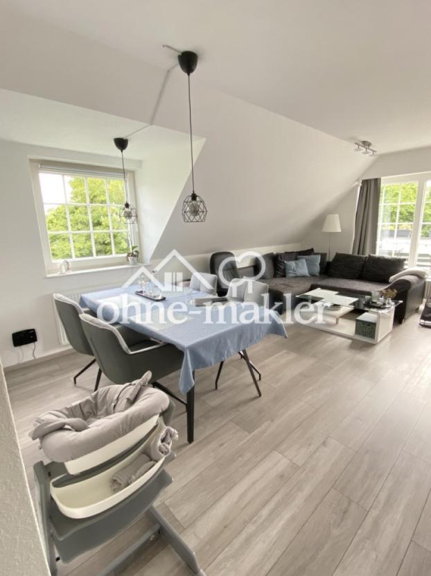 Wohnzimmer möbliert