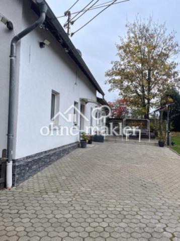 Hof und Terrasse