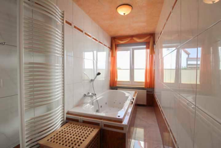 Badezimmer EG