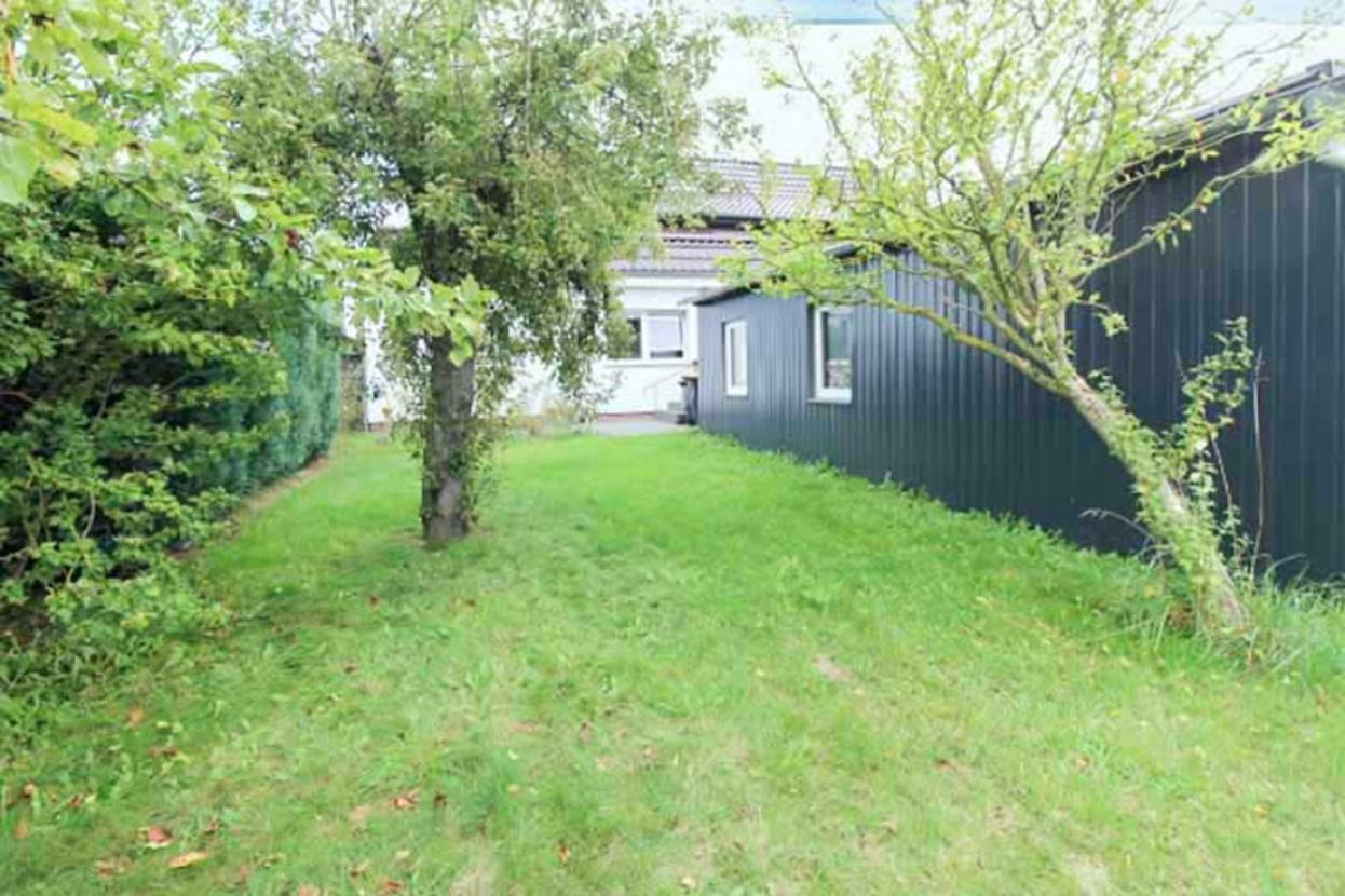 Garten mit Gartenhaus