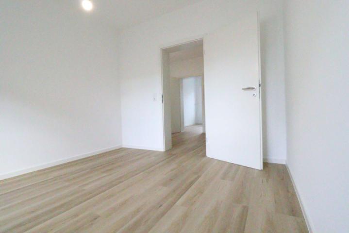Kinderzimmer oder Büro - Bild 2