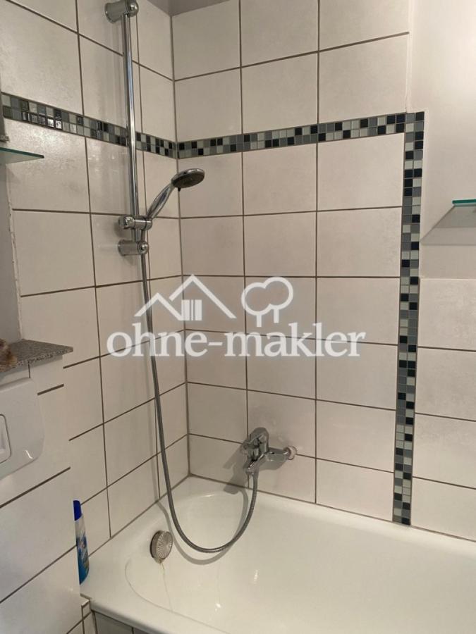 Bad mit Badewanne