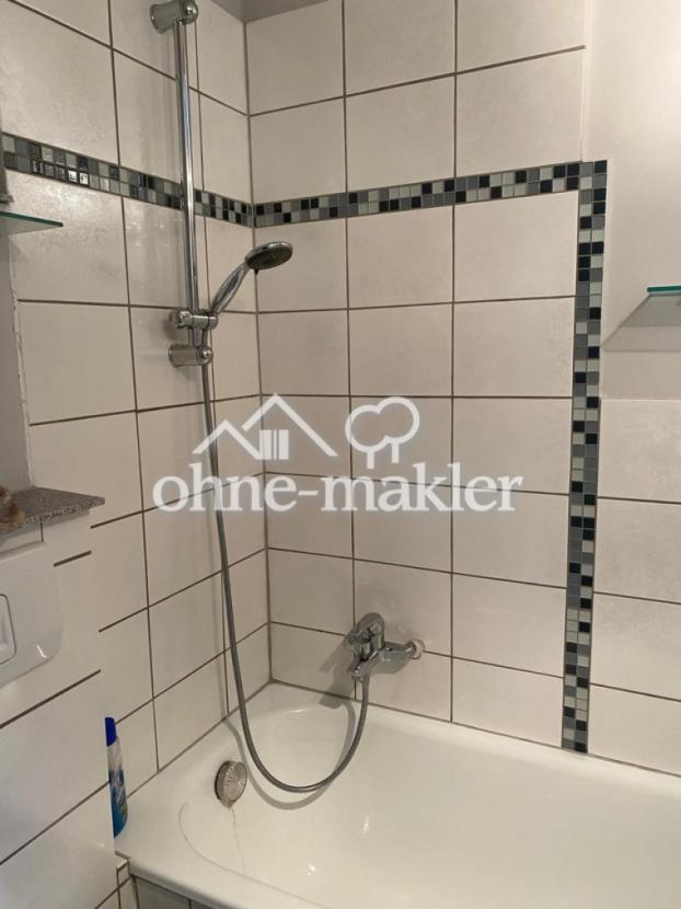 Bad mit Badewanne