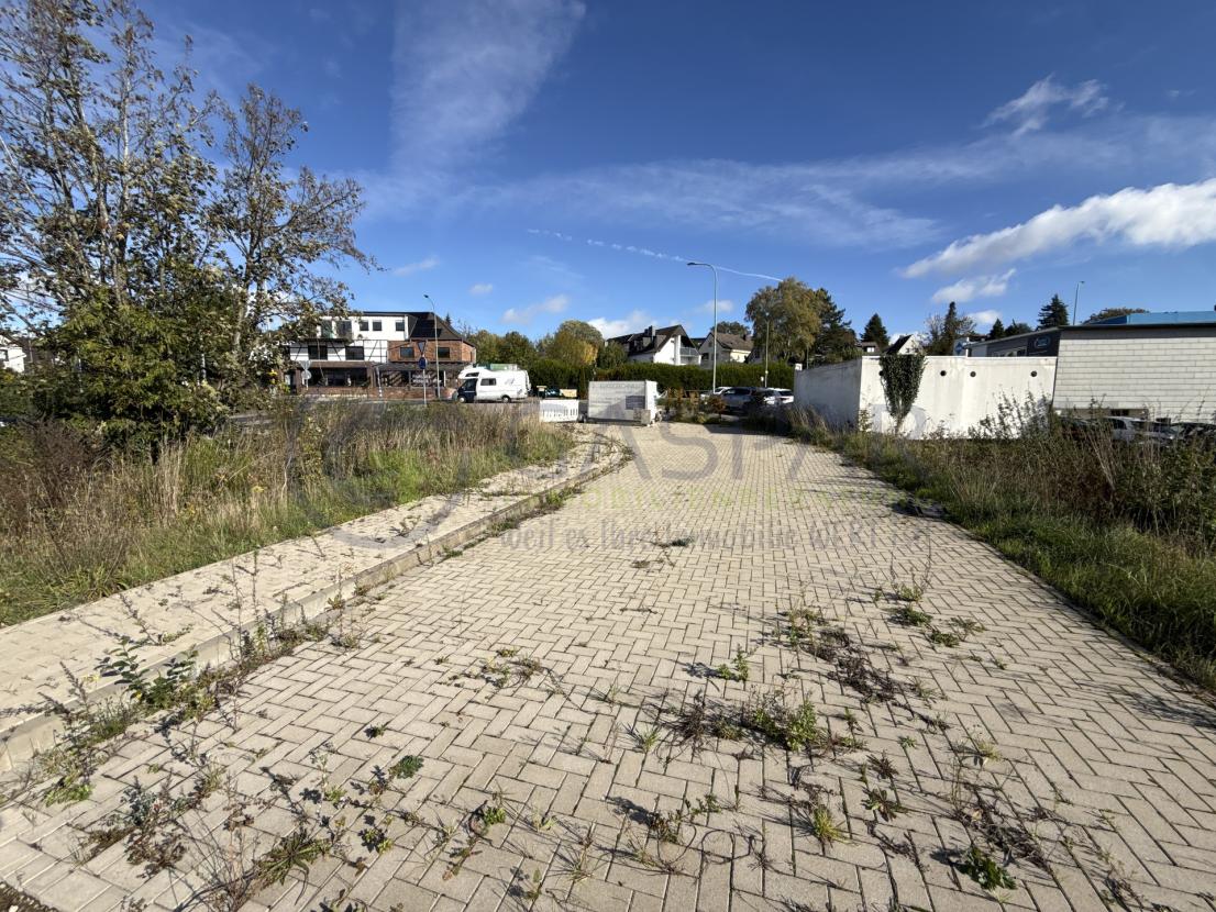 Zufahrt – Blick Richtung Kreisverkehr