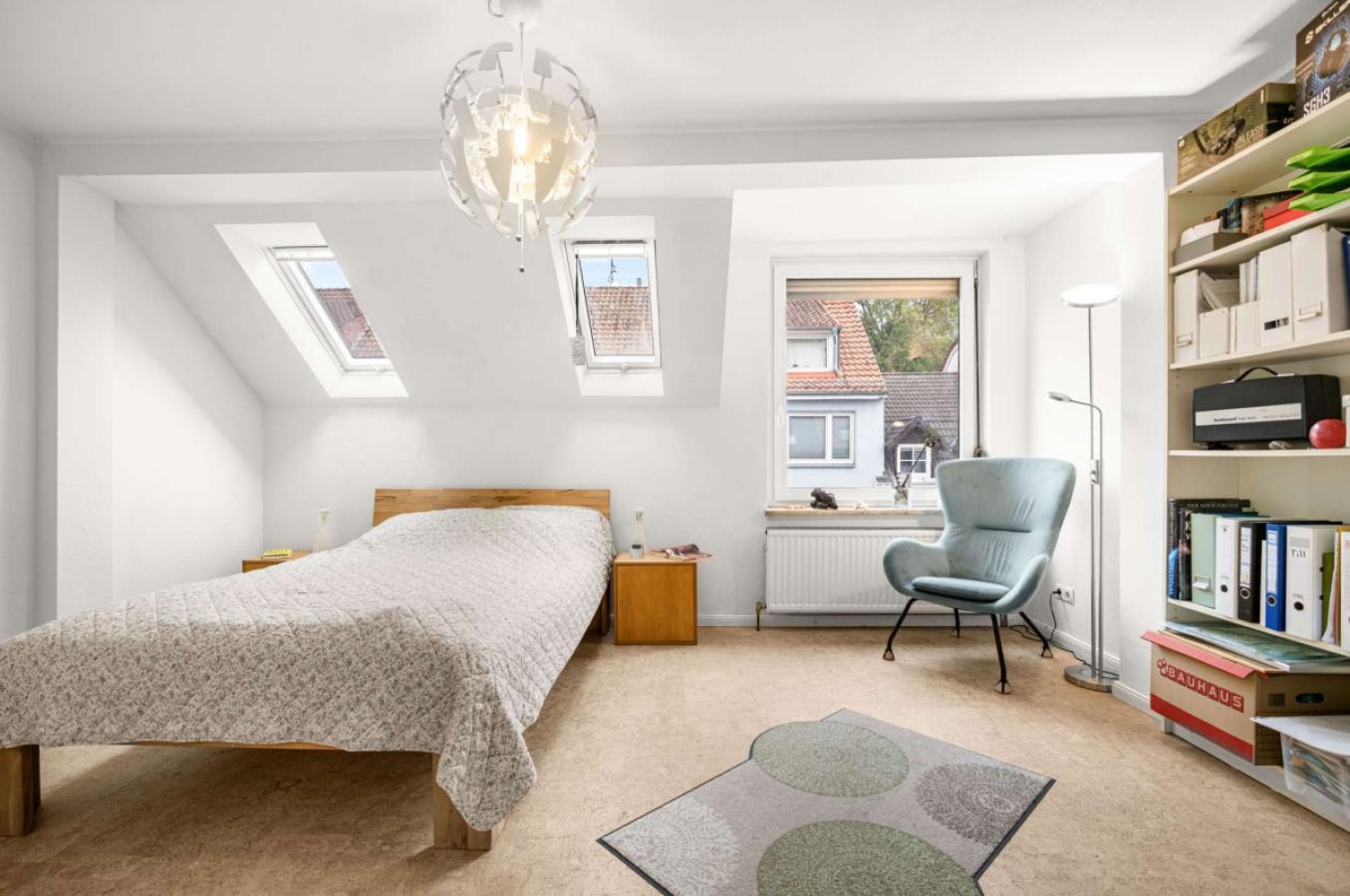 Schlafzimmer 1