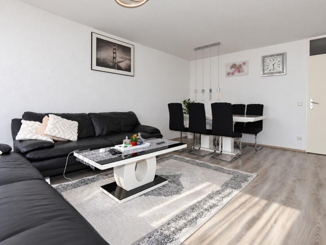 Wohnzimmer und Essbereich