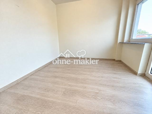 Zimmer mit Balkon