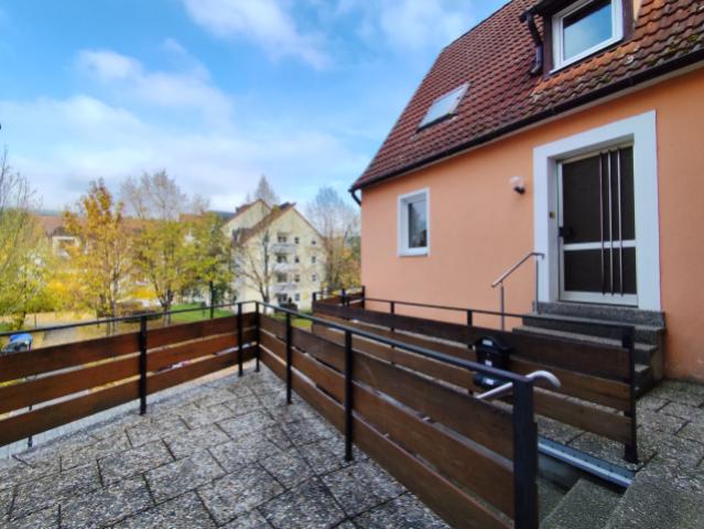 Haupthaus Treppenaufgang + Eingangsbereich