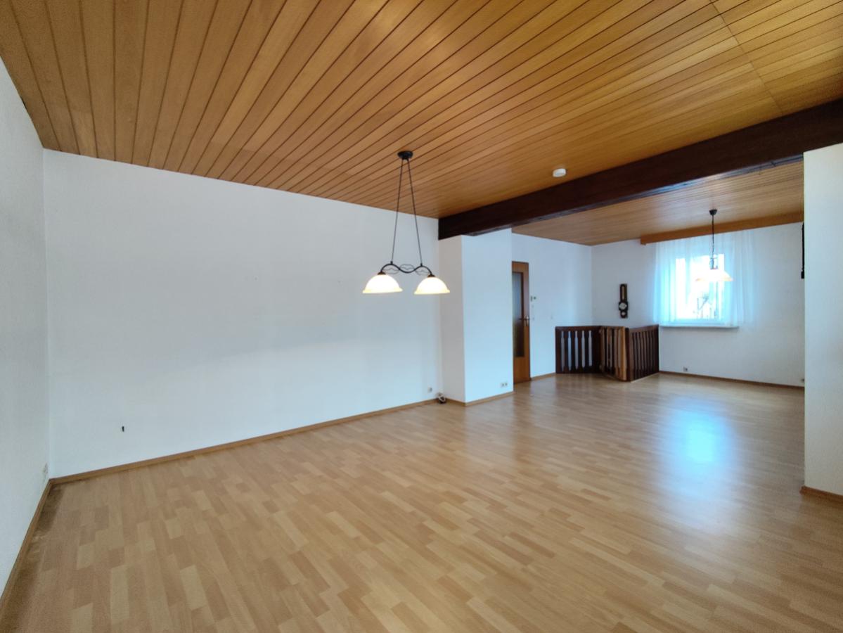 Haupthaus Wohn-Esszimmer Ansicht 1