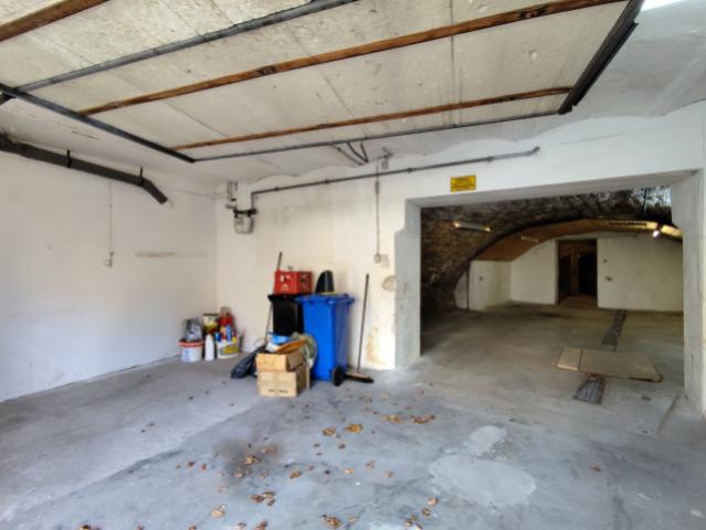 Haupthaus Garage