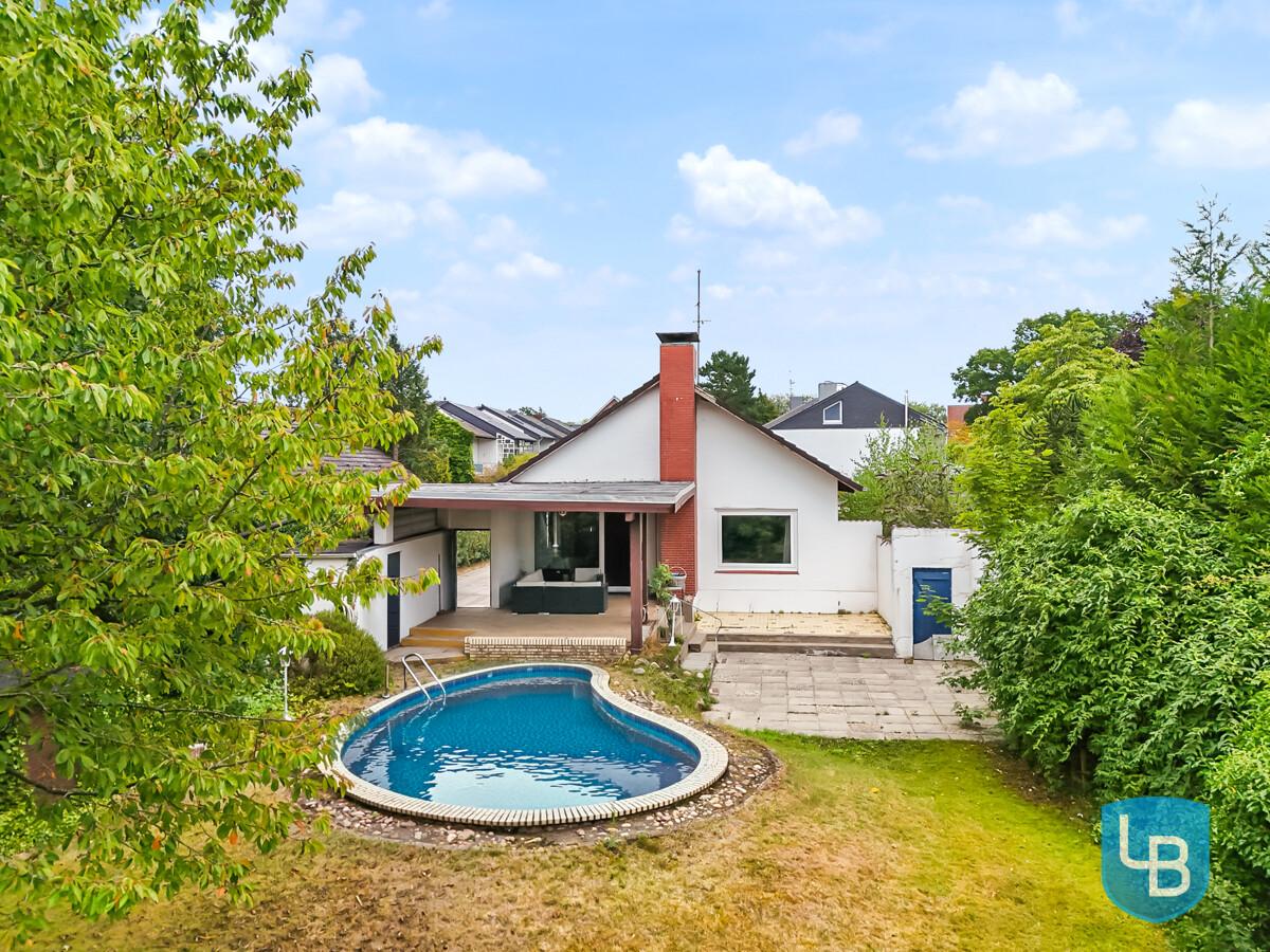 Garten mit Pool 