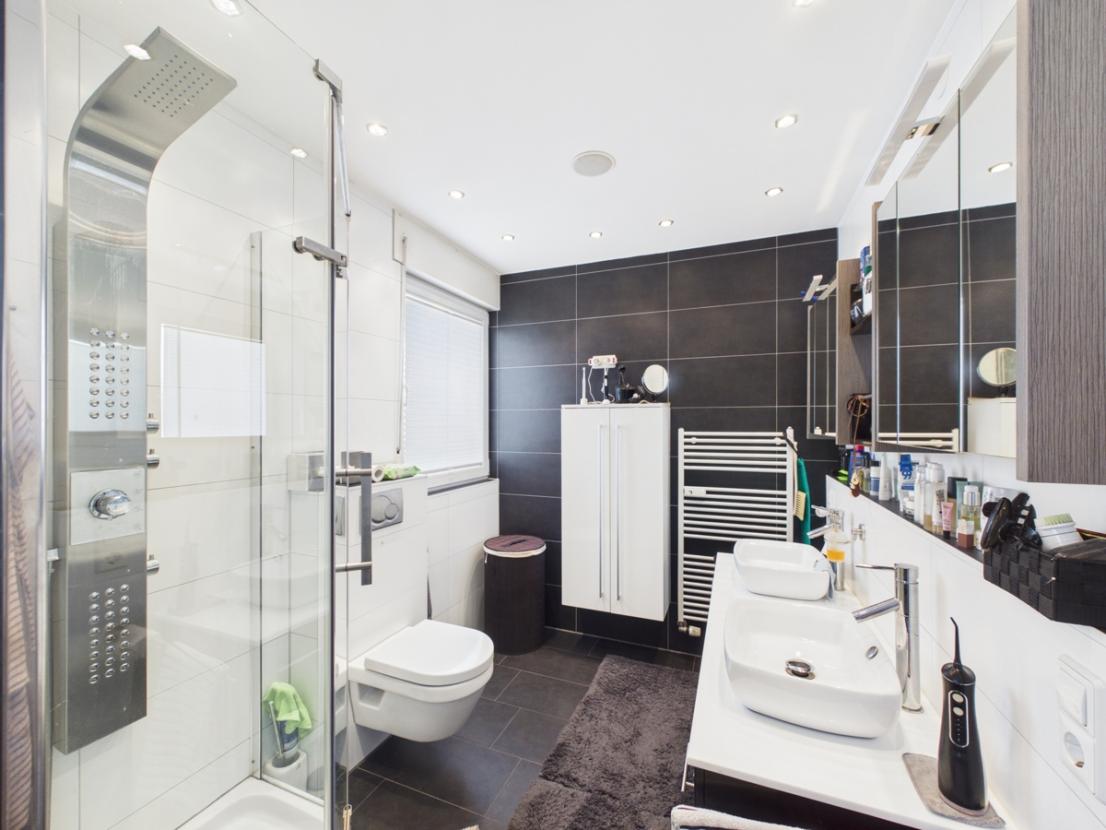 Badezimmer EG