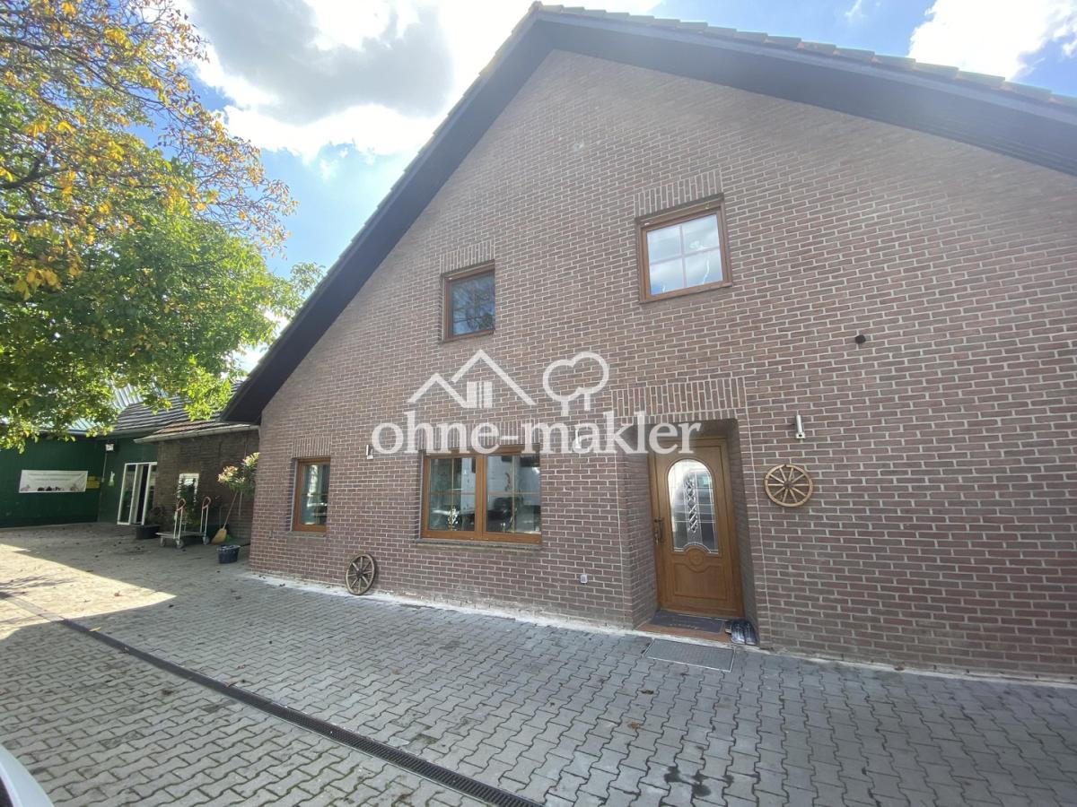Haus /Hof vorne