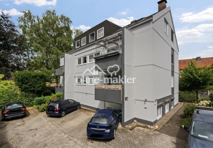 Hausansicht vor der Balkonsani