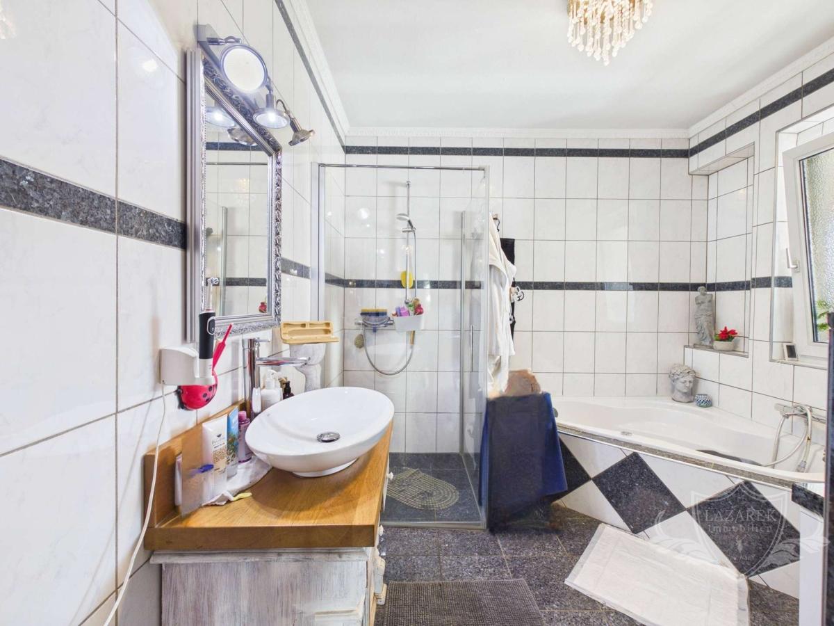 Badezimmer Wohnung 1