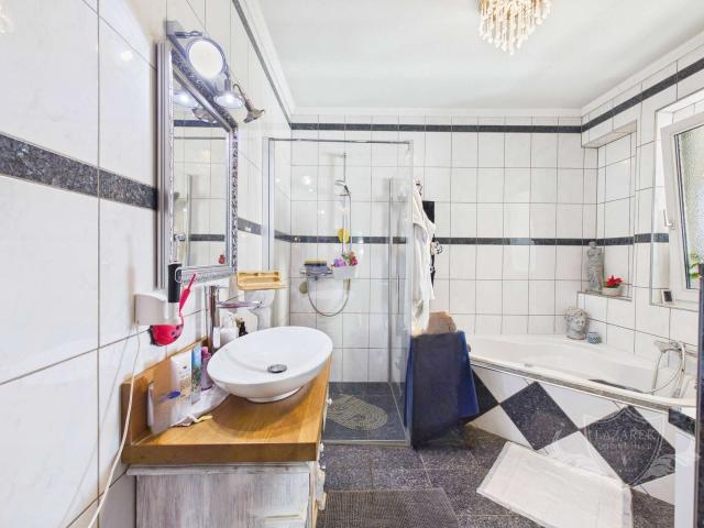 Badezimmer Wohnung 1