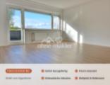 Wohnzimmer mit Südwestbalkon