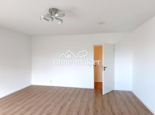 Wohnzimmer – Blick zur Tür