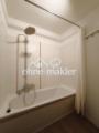 Bad mit Wanne und Regendusche