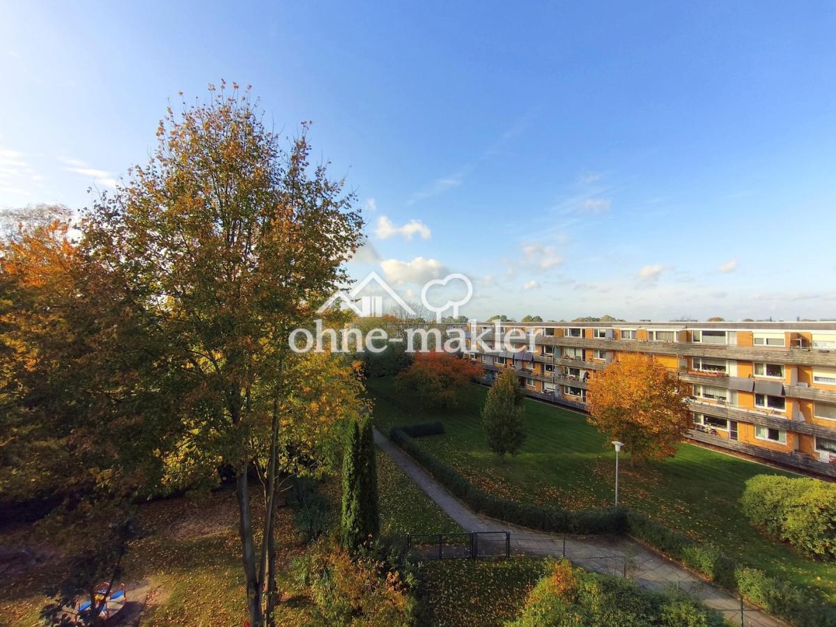 Blick vom Balkon ins Grüne