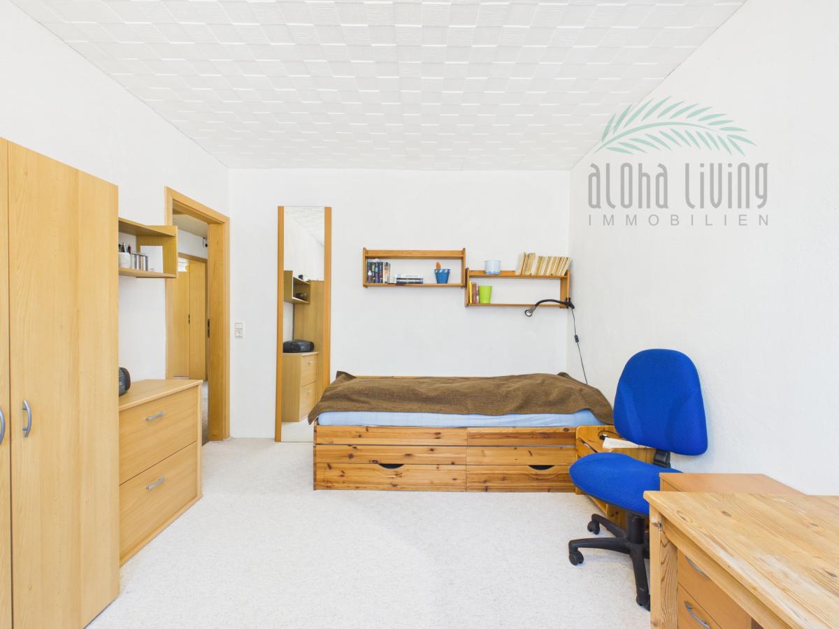Schlafzimmer (EG)