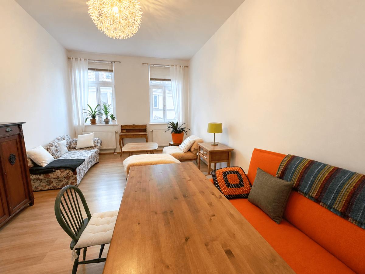 Wohnzimmer (KI bearbeitet)