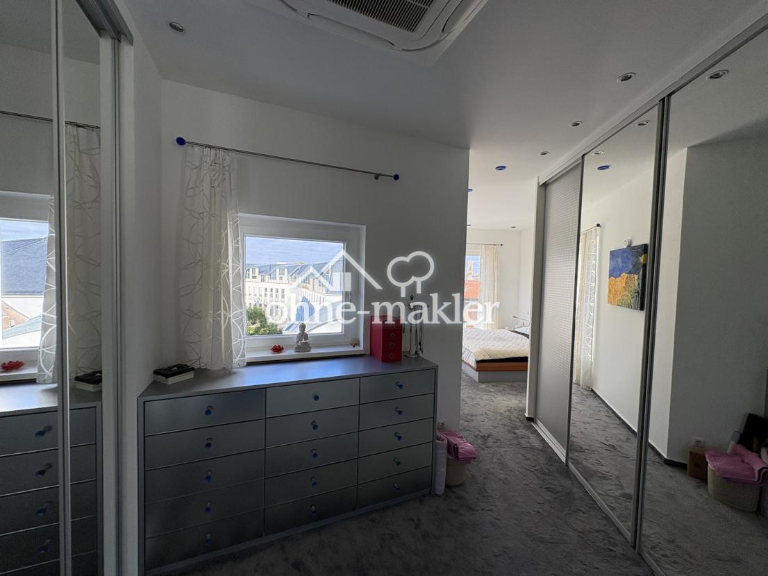Ankleide/Schlafzimmer