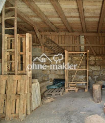 Scheune, innen Sandstein/ Holz