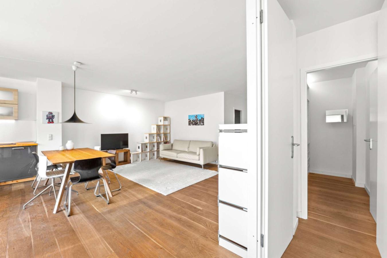 Blick Schlafzimmer zum Wohnber
