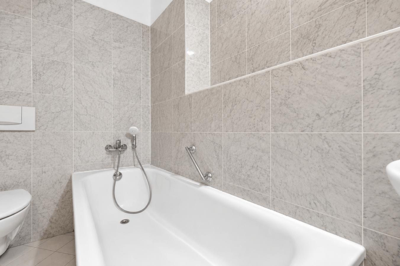 Badewanne, KI-gestützte Visual