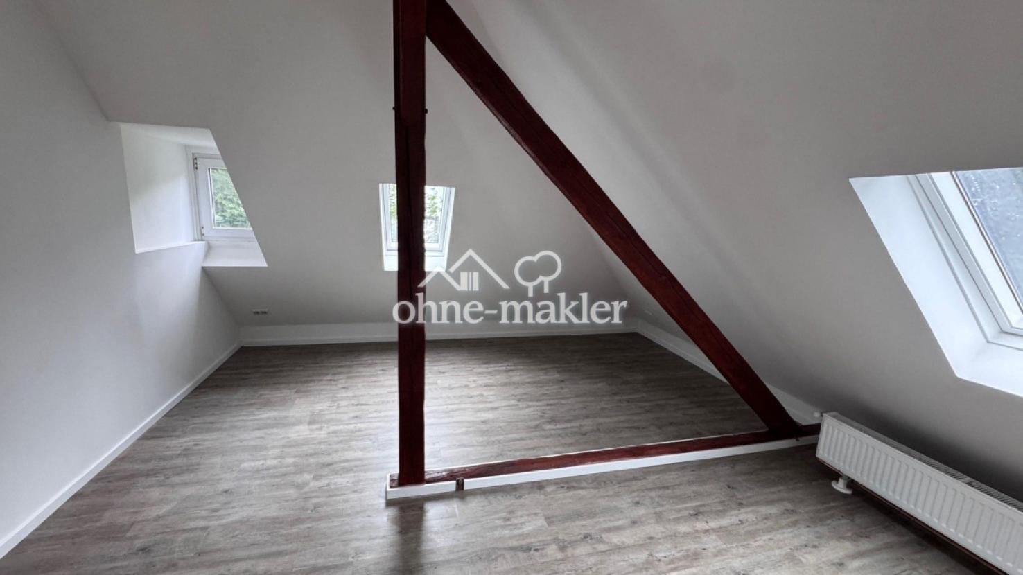 Zimmer mit Dachgebälk (bauglei