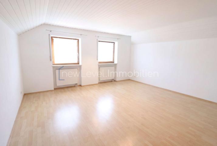 Zimmer 1 KI-entmöbliert