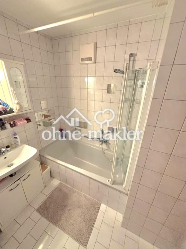 Badezimmer mit Badewanne