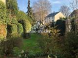 Großer, ruhiger Garten