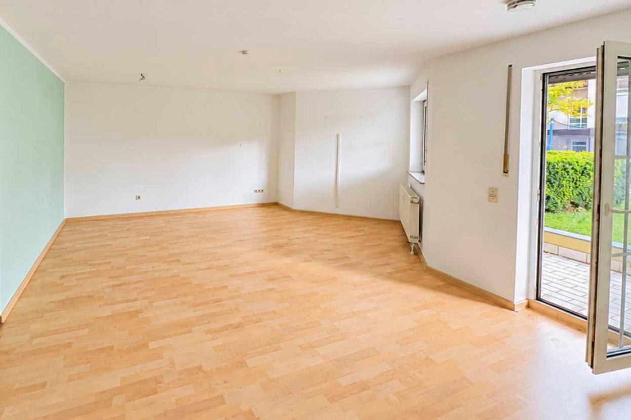 Wohnzimmer mit Terrasse