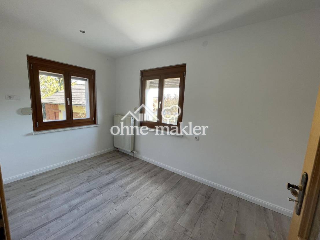 Schlafzimmer / Büro EG
