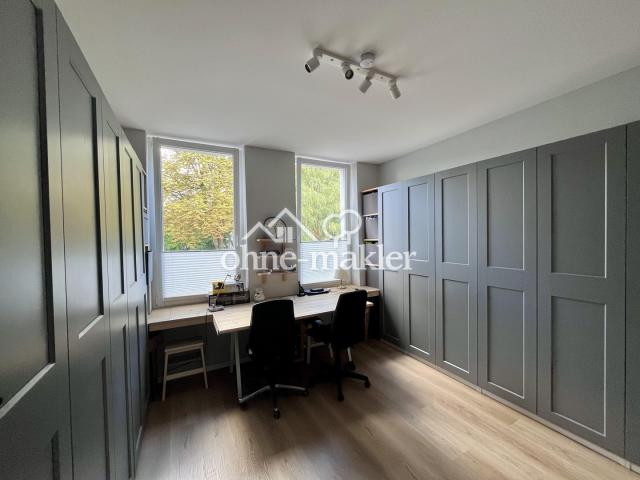 OG Büro/Ankleidezimmer