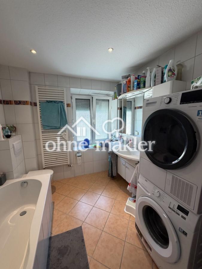 Badezimmer mit Badewanne